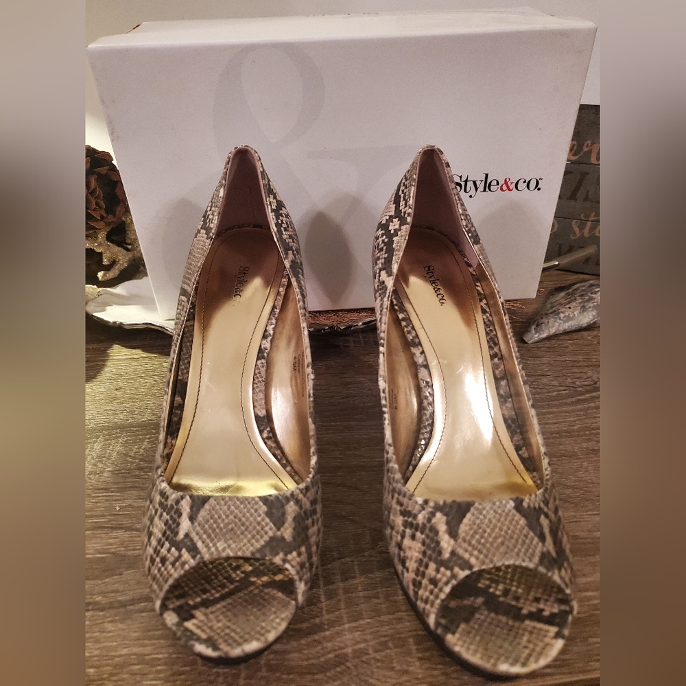 Style & Co Open Toe Heels 👠 Snake 🐍 Skin Pattern Size 8.5